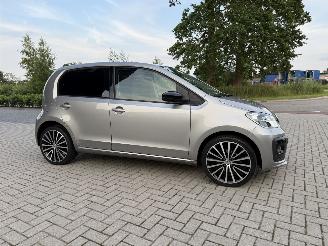 Volkswagen Up! 1.0 MPI 60PK BMT High-UP! ECC Stoelverw. Multifunc. stuur 17” VOL! picture 8