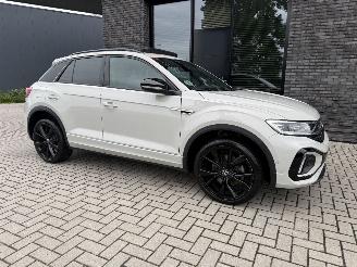 Volkswagen T-Roc 1.5 TSI 150PK DSG7 R-Line Black Ed. PANO! picture 2