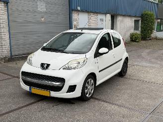 Coche accidentado Peugeot 107 1.0-12 V XS 5 deurs Airco! Opendak 2011/7