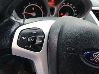 Ford Fiesta Fiesta 1.2 TITANIUM uitvoering GEEN SCHADE picture 9