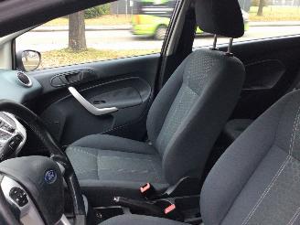 Ford Fiesta Fiesta 1.2 TITANIUM uitvoering GEEN SCHADE picture 6