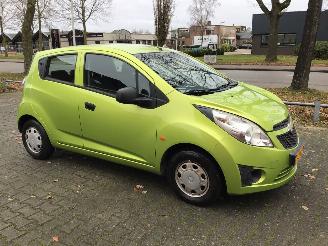 škoda osobní automobily Chevrolet Spark Sprak 1.0 16v ls zeer lichte schade met Nw apk 2010/11
