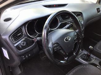 Kia Cee d 1.6 GDI PLUS PACK geen schade picture 9