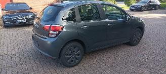 Citroën C3 1.2 Benzine 82pk Airconditioning CruiseControl Leren-Stuurwiel Mistlampen Led-Dagrijverlichting 4x elektrische ruiten Radio Multikleuren display MirrorLink Apple CarPlay mistlampen Parkeersensoren picture 5