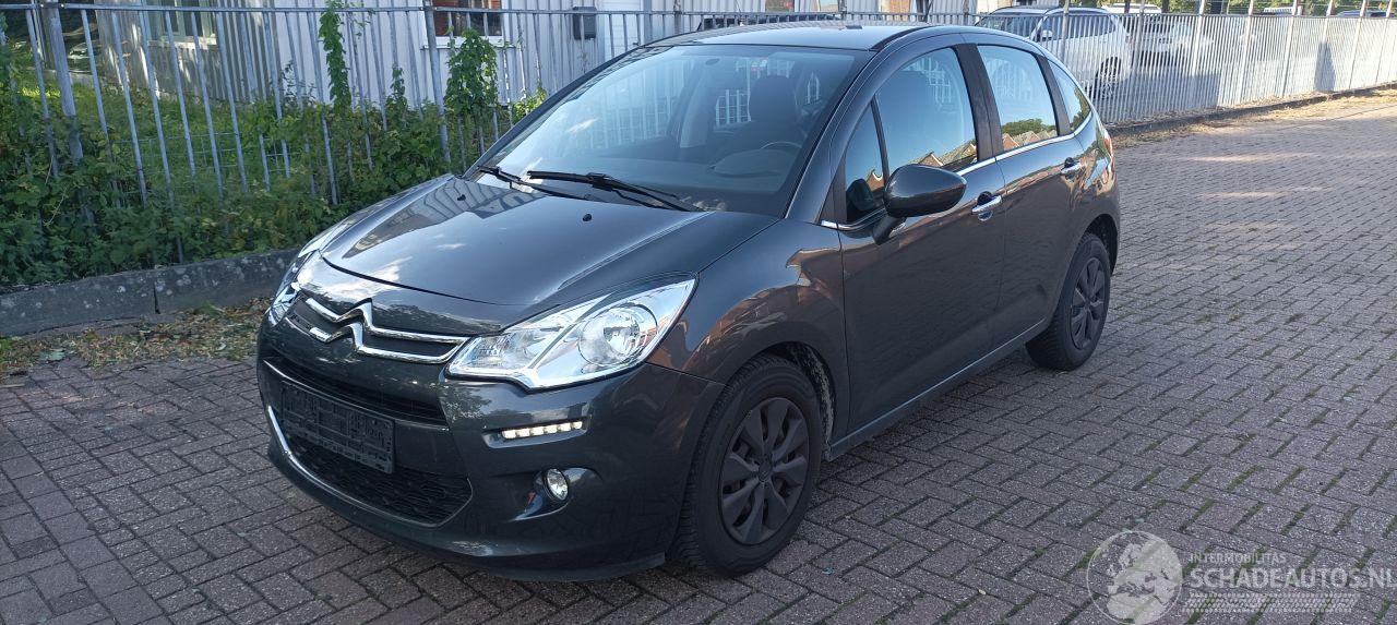 Citroën C3 1.2 Benzine 82pk Airconditioning CruiseControl Leren-Stuurwiel Mistlampen Led-Dagrijverlichting 4x elektrische ruiten Radio Multikleuren display MirrorLink Apple CarPlay mistlampen Parkeersensoren