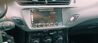 Citroën C3 1.2 Benzine 82pk Airconditioning CruiseControl Leren-Stuurwiel Mistlampen Led-Dagrijverlichting 4x elektrische ruiten Radio Multikleuren display MirrorLink Apple CarPlay mistlampen Parkeersensoren picture 20