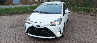 Toyota Yaris 1.5-Benzine 112pk 6-versn Airconditioning stoelverwarming Multicolor Touchscreen Display Achteruitrijcamera picture 1