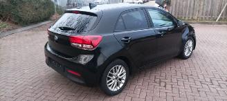 Kia Rio 1.4-DOHC Automatik Navi Climatecontrol Stoelverwarming Lichtautomaat Regensensor Led-Koplampen 4xelek ramen Elektrische-spiegels met verwarming Privacyglas Achteruitrijcamera Mistlampen 16-inch Kia velgen picture 6