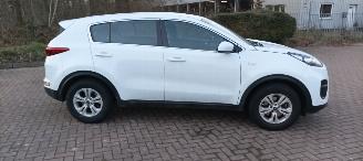 Kia Sportage Bj:9-2017 1.6-benzine 132pk Airconditioning CruiseControl Leren-Stuurwiel armsteun 1-eigenaar! picture 8