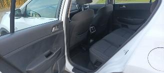 Kia Sportage Bj:9-2017 1.6-benzine 132pk Airconditioning CruiseControl Leren-Stuurwiel armsteun 1-eigenaar! picture 16