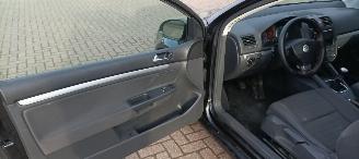 Volkswagen Golf 1.4-16v Climatecontrol CruiseControl Leren-Stuurwiel elektrische ramen Elektrische-spiegels met verwarming Centrale vergrendeling met afstandsbediening mistlampen Parkeersensoren achter Trekhaak picture 14