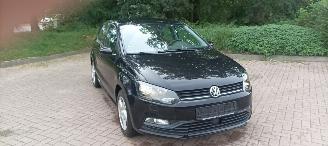 Unfallwagen Volkswagen Polo 1.4-TDI Climatecontrol Stoelverwarming leren stuurwiel regensensor Front radar remassist Metallic lak 15 inch velgen 2016/3