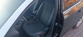 Opel Corsa Bj:02-2021 Elegance 1.2 Full-Led koplampen Digitale cockpit Climatecontrol CruiseControl Stoelverwarming stuurwiel met verwarming Apple CarPlay MirrorLink Achteruitrijcamera Lichtautomaat Drivelane assistent regensensor led mistlampen Parkeersensoren Blin picture 25