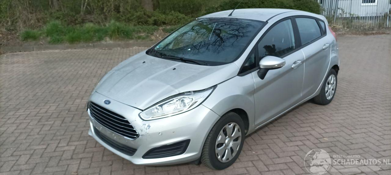 Ford Fiesta 1.5-Diesel 75pk Airco Stoelverwarming leren stuurwiel Led koplampen Pdc Control