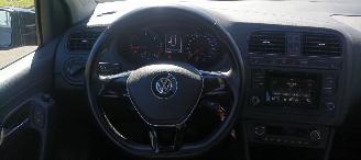 Volkswagen Polo 1.4-TDI 75pk euro-6 Climatecontrol Stoelverwarming Regensensor leren stuurwiel mistlampen Elektrische ramen Elektrische-spiegels met verwarming Centrale vergrendeling met afstandsbediening Start-Stop systeem 15-inch velgen Front radar assistent picture 14
