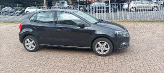Volkswagen Polo 1.4 TDI DPF Euro6 Climatecontrol frontradar Regensensor leren stuurwiel mistlampen Elektrische ramen Elektrische-spiegels met verwarming Centrale vergrendeling met afstandsbediening Start-Stop systeem 15-inch velgen picture 10