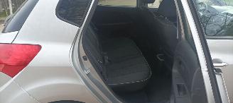 Kia Venga 1.6 Benzine Automatik Keyless-entry Climatecontrol Stoelverwarming Lichtautomaat Privacyglas leren stuurwiel 4xElektrische ramen Elektrische-spiegels met verwarming Trekhaak Parkeersensoren achter 16 inch velgen picture 16