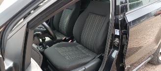 Volkswagen Polo 1.4 TDI DPF Euro6 Climatecontrol Frontradar-Remasist Stoelverwarming Regensensor leren stuurwiel mistlampen Elektrische ramen Elektrische-spiegels met verwarming Centrale vergrendeling met afstandsbediening Start-Stop systeem Radio usb 15 inch Velgen picture 13