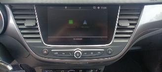 Opel Crossland 1.2 turbo 110pk Automaat Innovation Navigatie Led-Koplampen Led-Achterlichten Stoelverwarming stuurwiel met verwarming Voorruit met verwarming Privacy glas Climatecontrol Dimmende binnenspiegel Parkeersensoren voor en achter Trekhaak 16-inch velgen Mistla picture 21