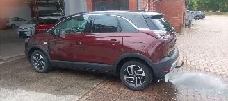 Opel Crossland 1.2 turbo 110pk Automaat Innovation Navigatie Led-Koplampen Led-Achterlichten Stoelverwarming stuurwiel met verwarming Voorruit met verwarming Privacy glas Climatecontrol Dimmende binnenspiegel Parkeersensoren voor en achter Trekhaak 16-inch velgen Mistla picture 6