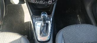 Opel Crossland 1.2 turbo 110pk Automaat Innovation Navigatie Led-Koplampen Led-Achterlichten Stoelverwarming stuurwiel met verwarming Voorruit met verwarming Privacy glas Climatecontrol Dimmende binnenspiegel Parkeersensoren voor en achter Trekhaak 16-inch velgen Mistla picture 12