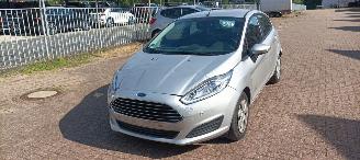 Ford Fiesta 1.5-Diesel 75pk euro-6 Airconditioning Stoelverwarming leren stuurwiel met radio bediening Elektrische ramen Elektrische-inklapbare buitenspiegels Led koplampen led spiegel verlichting Parkeersensoren voor en achter picture 10