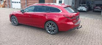 Mazda 6 2.2-diesel 175pk 4x4 Automaat Full-Led Full-Leder Memory Navi Head-up Blindspot systeem Bose-sound Climatecontrol CruiseControl radar Stoelverwarming Lichtautomaat Privacyglas keyless Entry trekhaak Parkeersensoren 19-inch mazda velgen picture 4