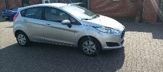 Ford Fiesta 1.5-Diesel Airconditioning Stoelverwarming leren stuurwiel Led verlichting Parkeersensoren voor en achter Elektrische inklapbare buitenspiegels met verwarming Centrale vergrendeling met afstandsbediening Start-Stop picture 8
