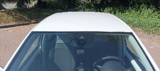 Volkswagen Up! Move Up! 1.0 65pk Airconditioning Led verlichting Parkeersensoren achter Achteruitrijcamera Elektrische ramen Dab Radio cruisecontrol Boordcomputer Navigatie/Telefoon houder picture 15