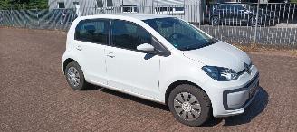 Volkswagen Up! Move Up! 1.0 65pk Airconditioning Led verlichting Parkeersensoren achter Achteruitrijcamera Elektrische ramen Dab Radio cruisecontrol Boordcomputer Navigatie/Telefoon houder picture 7