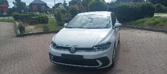 Volkswagen Polo 1.0-mpi Full Led koplampen Airconditioning Stoelverwarming Lichtautomaat cruisecontrol Drivelane assistent Radio Dab Digitale-cockpit picture 1