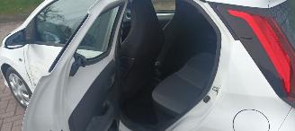 Toyota Aygo Aygo X Facelift 1.0VVT-i 5-deurs Airconditioning Led Dagrijverlichting Led achterlichten Elektrische ramen Elektrische-spiegels met verwarming Centrale vergrendeling met afstandsbediening Hoogglans buiten design picture 9