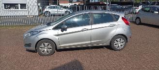 Ford Fiesta Bj 6-2016 1.5-TDCI euro6 Airconditioning Led verlichting Parkeersensoren Stoelverwarming leren stuurwiel picture 7
