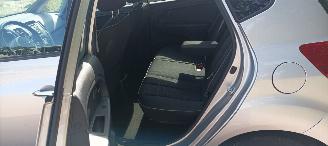 Kia Venga Bj 8-2013 1.6 Automaat Climatecontrol Stoelverwarming Lichtautomaat Privacyglas keyless Entry trekhaak picture 14