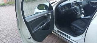 Volvo V-60 Cross Country 5-Cil 2.4 190pk Automatik 4x4 Leder Navi Xenon Led Climatecontrol CruiseControl Stoelverwarming Lichtautomaat Privacyglas Regensensor Trekhaak picture 14