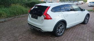 Volvo V-60 Cross Country 5-Cil 2.4 190pk Automatik 4x4 Leder Navi Xenon Led Climatecontrol CruiseControl Stoelverwarming Lichtautomaat Privacyglas Regensensor Trekhaak picture 7