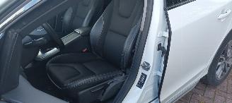 Volvo V-60 Cross Country 5-Cil 2.4 190pk Automatik 4x4 Leder Navi Xenon Led Climatecontrol CruiseControl Stoelverwarming Lichtautomaat Privacyglas Regensensor Trekhaak picture 17