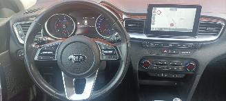 Kia Ceed Bj:09-2018 1.6 CRDI 136pk Full-Led Navigatie Leder Memory Sportstoelen Blindspot systeem JBL Sound Elektrische achterklep picture 28