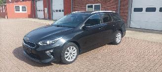 Kia Ceed Bj:09-2018 1.6 CRDI 136pk Full-Led Navigatie Leder Memory Sportstoelen Blindspot systeem JBL Sound Elektrische achterklep picture 1