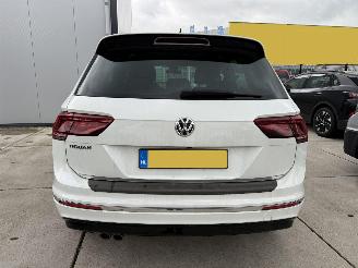 Volkswagen Tiguan 1.5 TSI R-LINE AUTOMAAT-PANO-CAMERA-NAVI picture 7