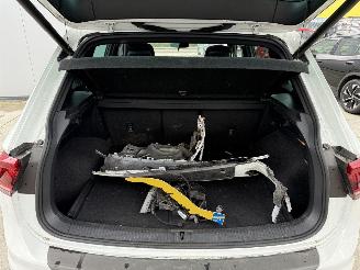 Volkswagen Tiguan 1.5 TSI R-LINE AUTOMAAT-PANO-CAMERA-NAVI picture 10