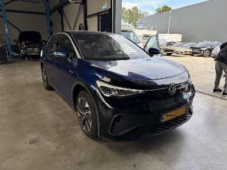 Vaurioauto  passenger cars Volkswagen ID.5 Pro 77 kWh -NAVI-PDC-CAMERA -ACTIERADIUS 511 Km 2022/9