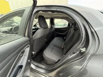 Toyota Yaris 1.5 HYBRID 141 PK-CAMERA-NAVI-PDC picture 9