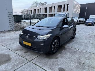 Schadeauto Volkswagen ID.3 58 KWH 1ST -NAVI-PDC-CAMERA 2020/10