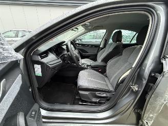 Skoda Octavia 1.5 TSI E-TEC MHEV 110 KW DSG-CAMERA-NAVI-PDC picture 8