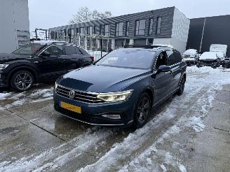 Voiture accidenté Volkswagen Passat 2.0 TDI R-Line Business+ AUTOMAAT-PANO-CAMERA 2022/1
