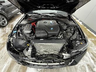 BMW 3-serie 330e  PLUG IN HYBRID 260 PK AUTOMAAT-CAMERA-NAVI-LEDER picture 15