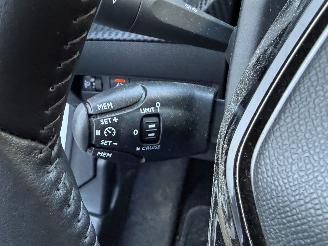 Peugeot e-208 EV Active Pack 50 kWh NAVI - LED picture 15