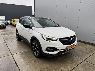 Voiture accidenté Opel Grandland X 1.2 TURBO ULTIMATE-AUTOMAAT-KEYLESS-NAVI-PDC 2019/10