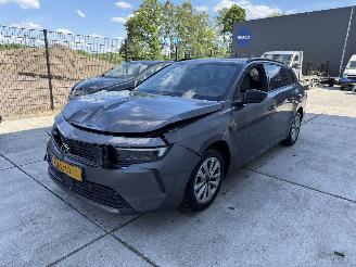 Unfallwagen Opel Astra 1.2 Turbo Edition NAVI-PDC-CAMERA 2024/12